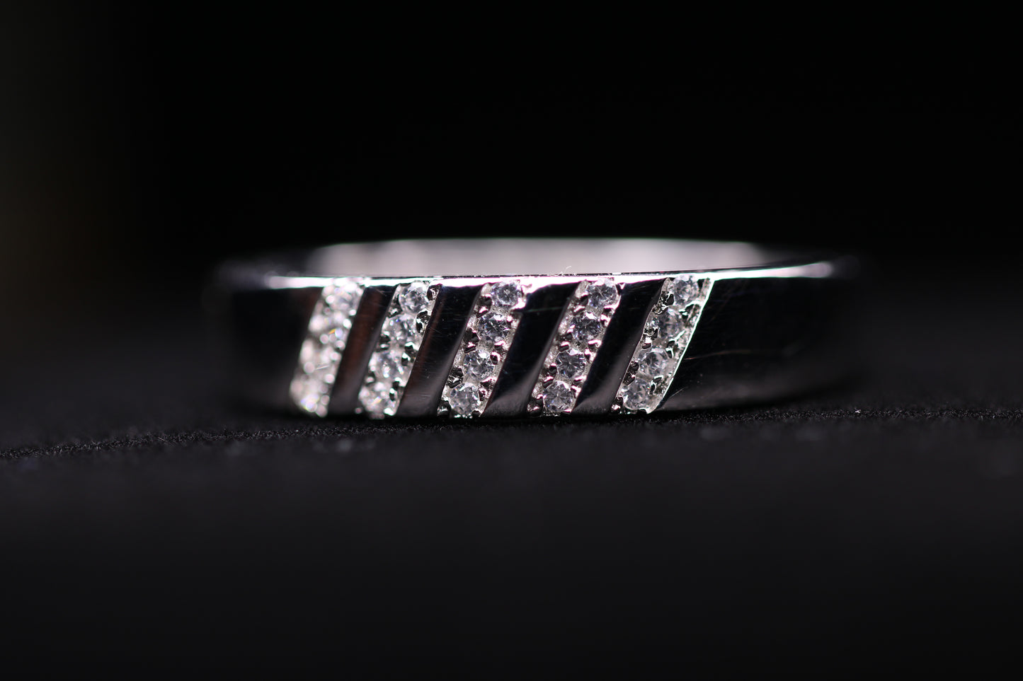 Brilliant Embers Sterling Silver Rhodium-plated 20 Stone Micro Pavé CZ Men's Ring