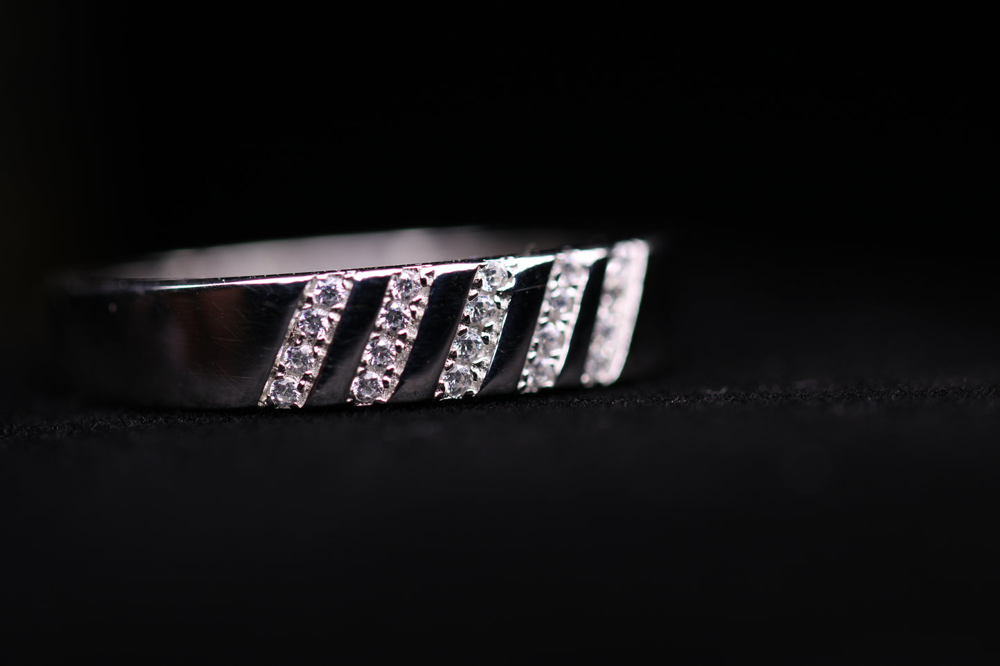 Brilliant Embers Sterling Silver Rhodium-plated 20 Stone Micro Pavé CZ Men's Ring